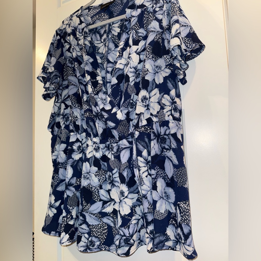Lane‎ Bryant Navy Floral Blouse - Picture 3 of 4